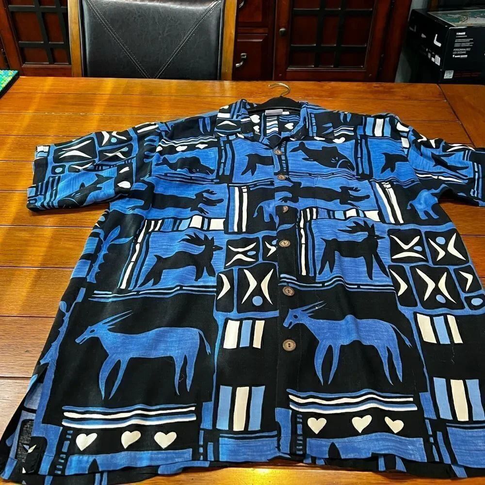 EUC Pineapple Lava LG Hawaiian 🌺 Shirt Blue, Cream & Black # MSOC8